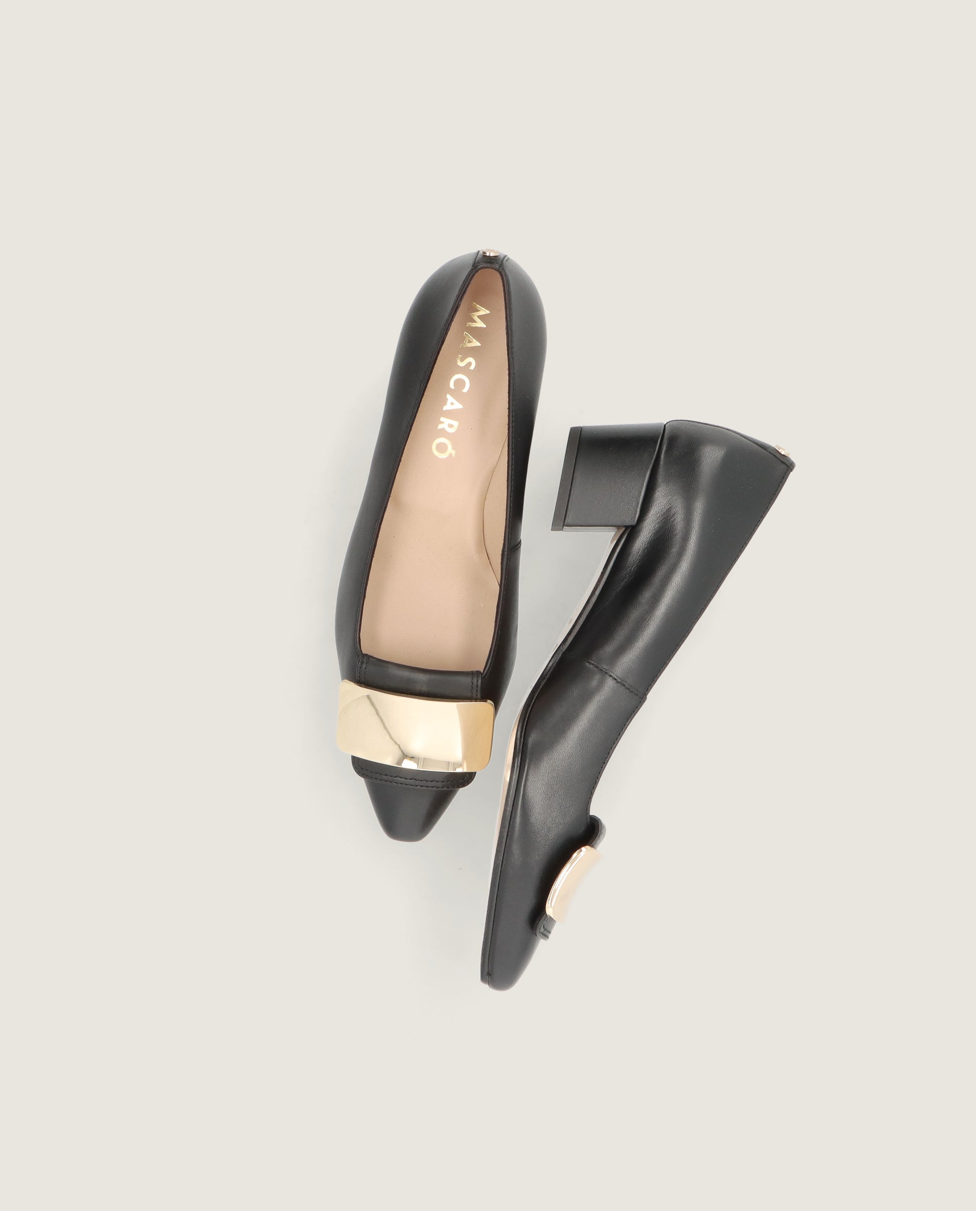 Greta pumps in schwarzem leder