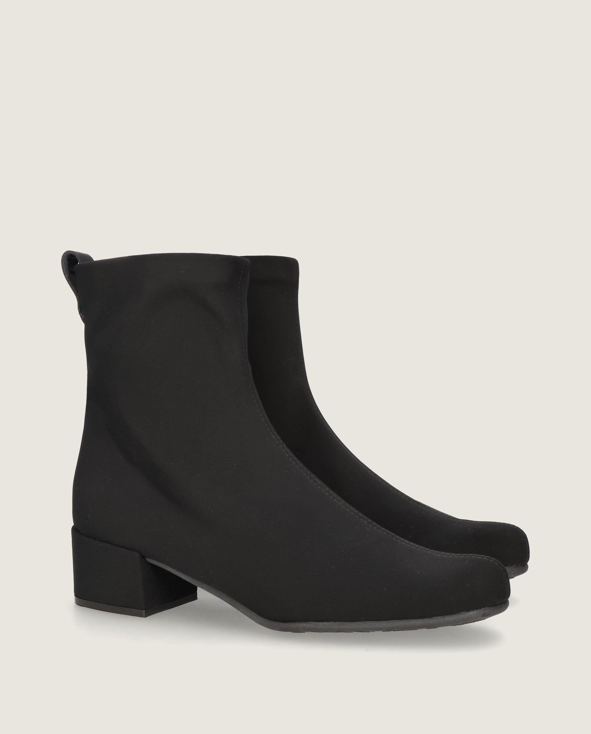 Imagen de Botines Milan Negros Tejidos por Mascaro