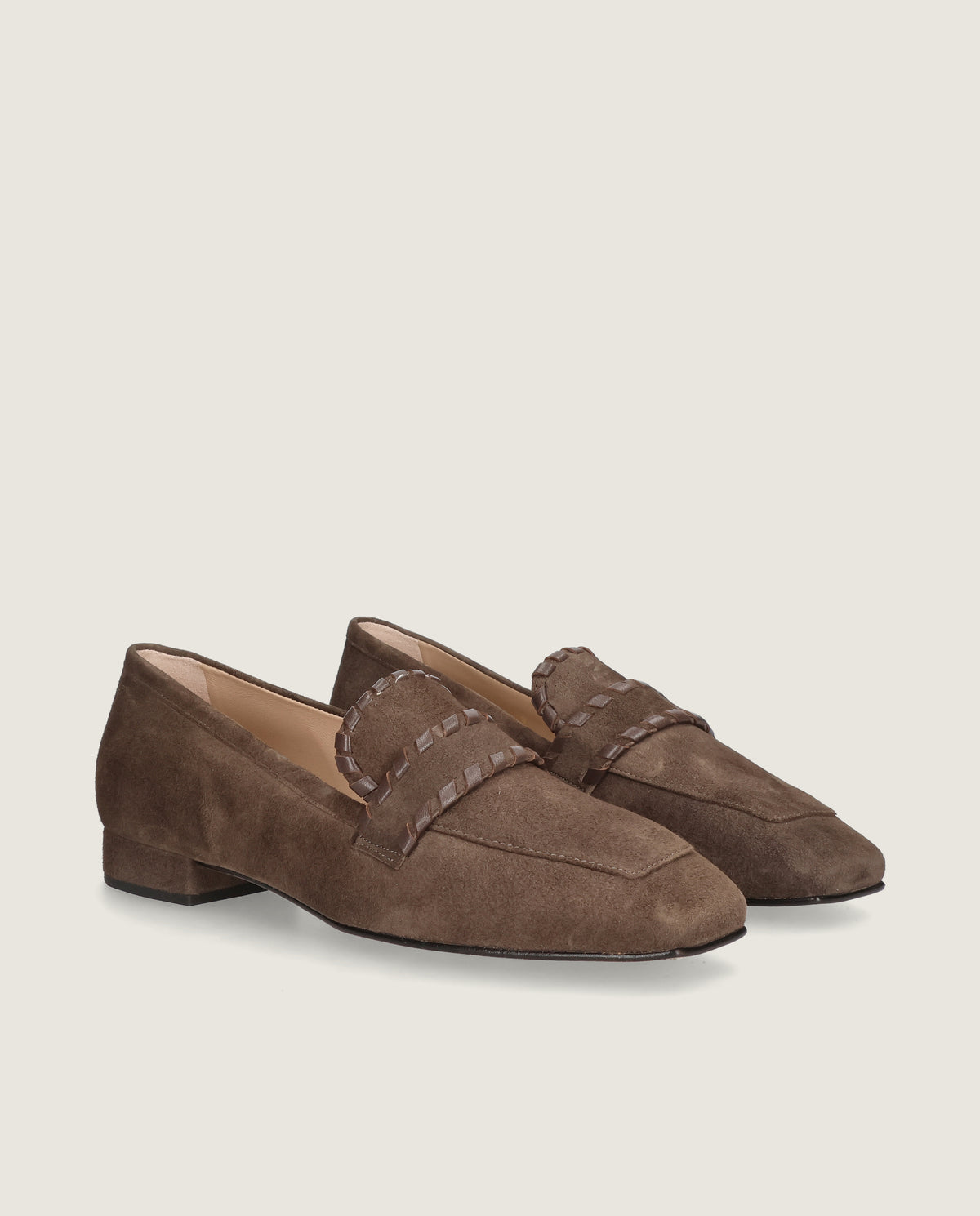 Bild von Mayra loafer in graubraunem wildleder von Mascaro