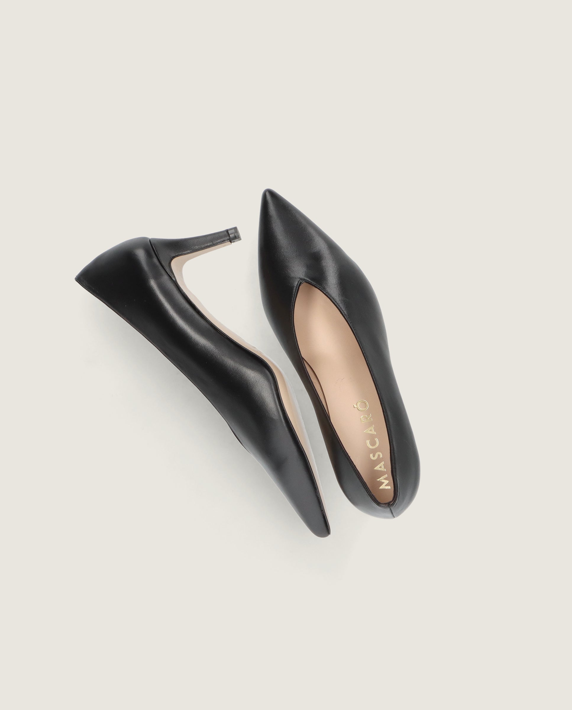 Noa pump in soft black leather