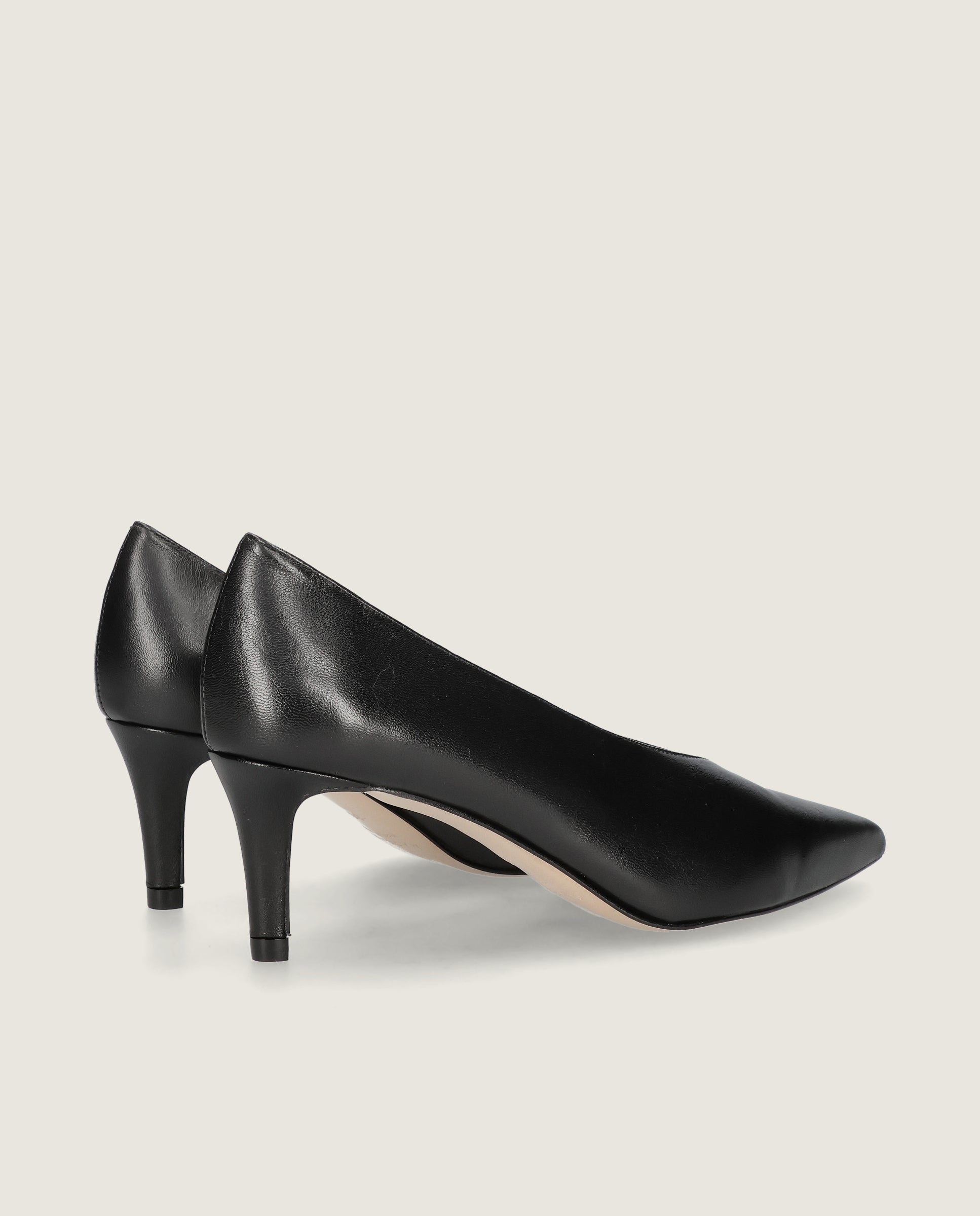 Noa pump in soft black leather