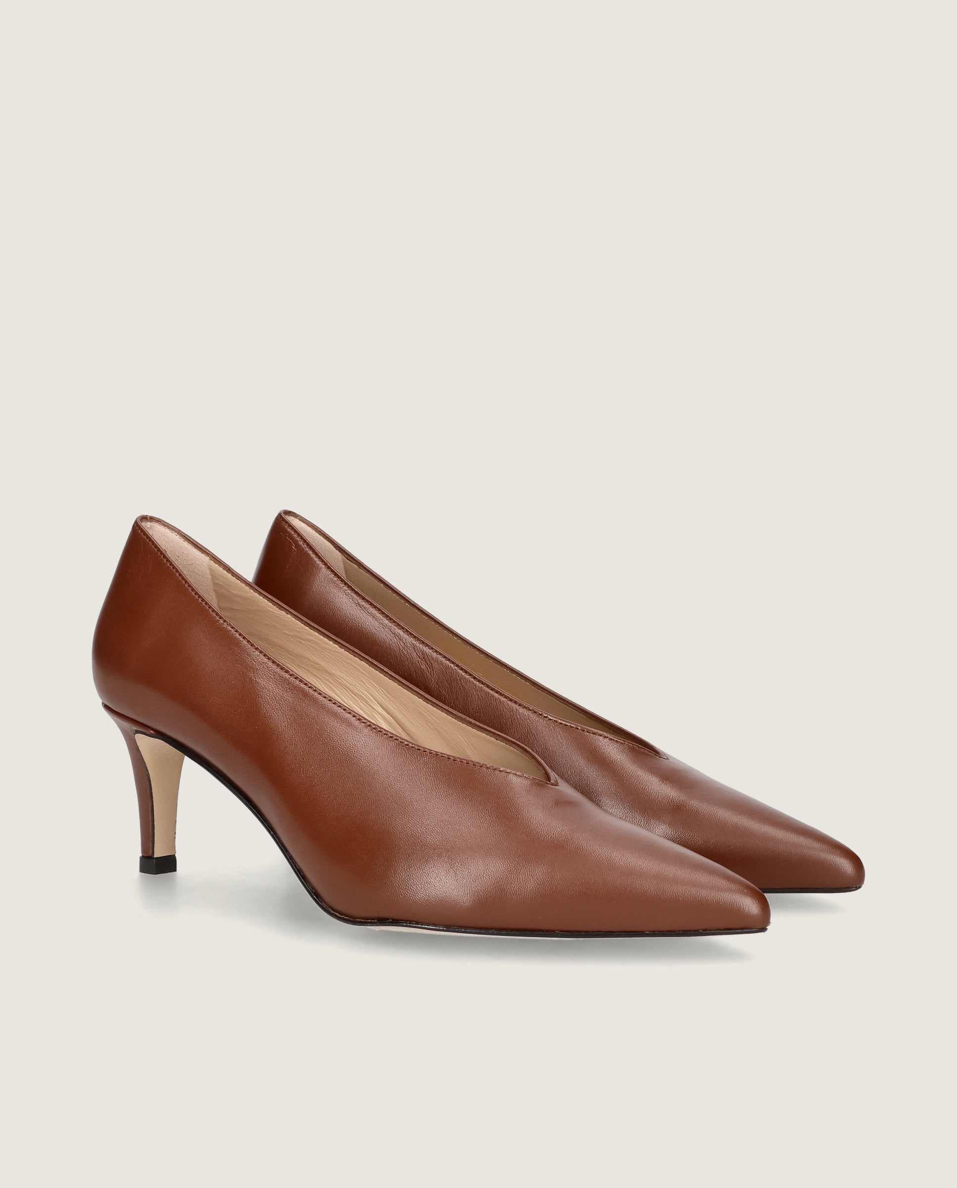 Image of Noa pump in soft leather by Mascaro