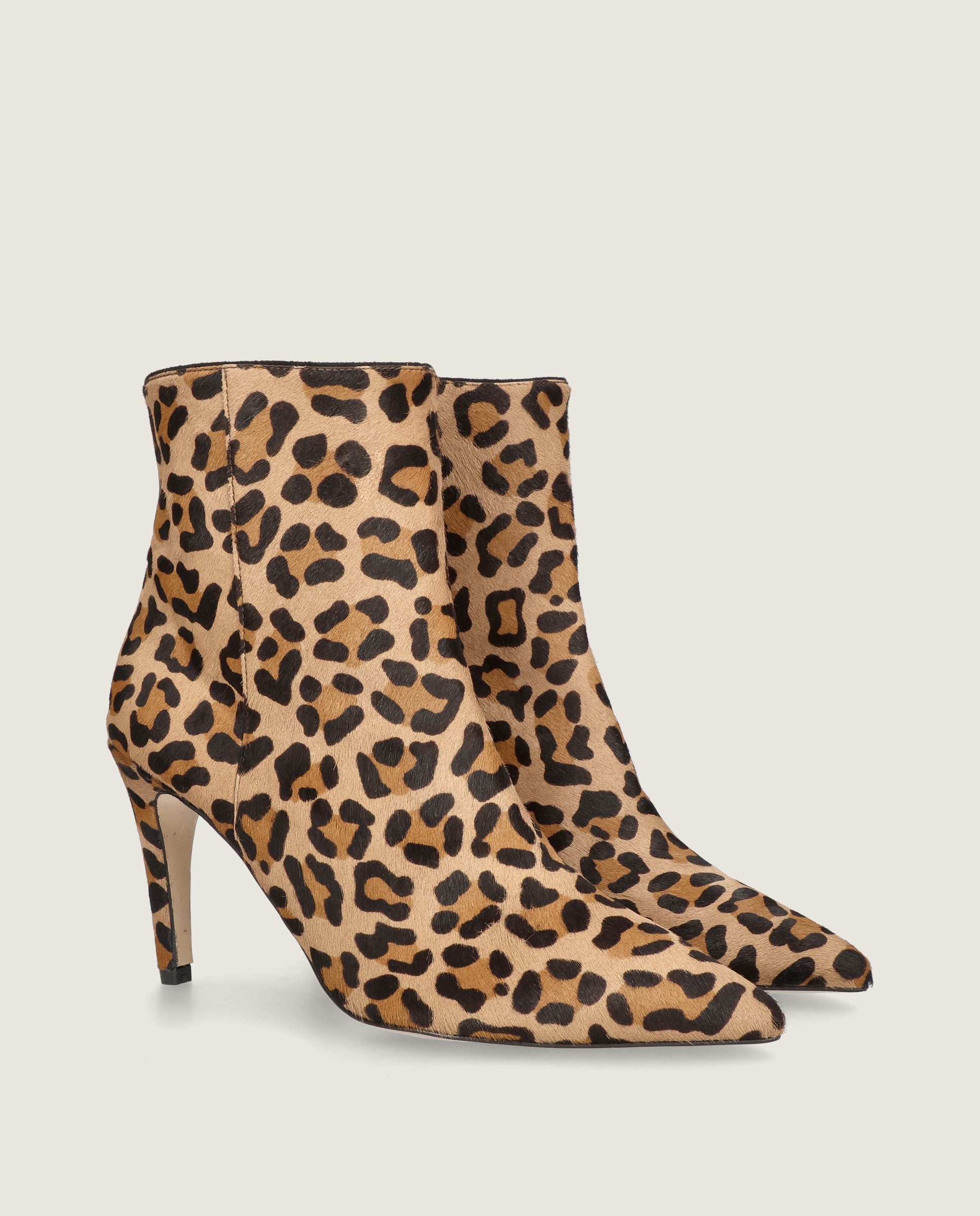 Imagen de Botines Alya Animal print Poni por Mascaro