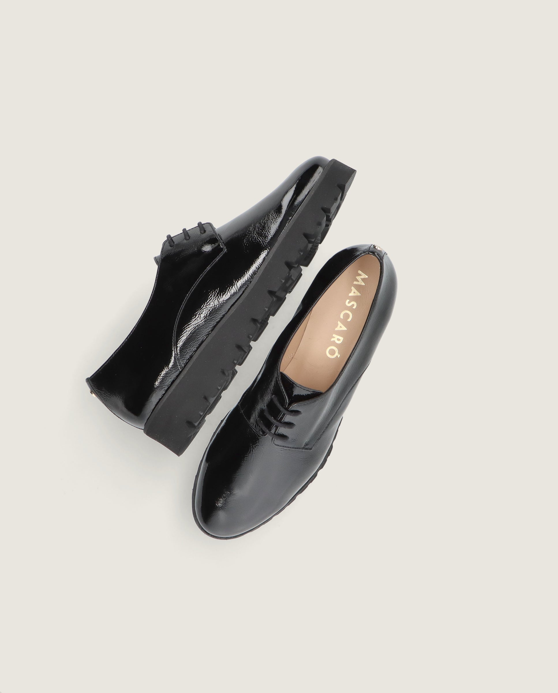Zapatos Acordonados Charlize Negros Charol