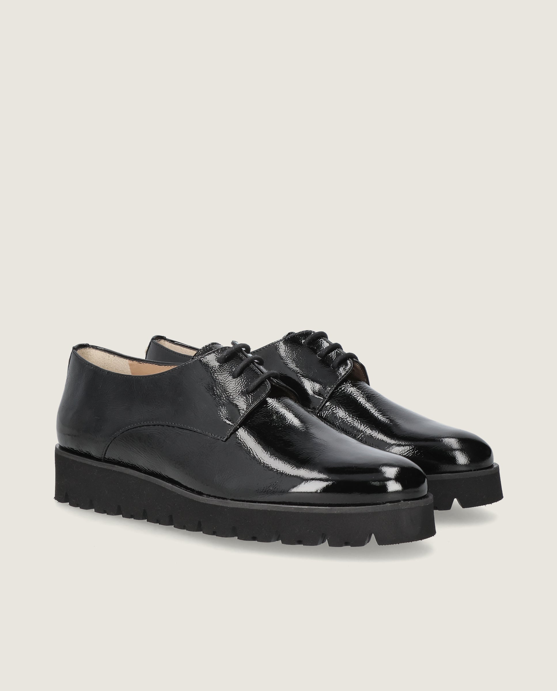 Zapatos Acordonados Charlize Negros Charol