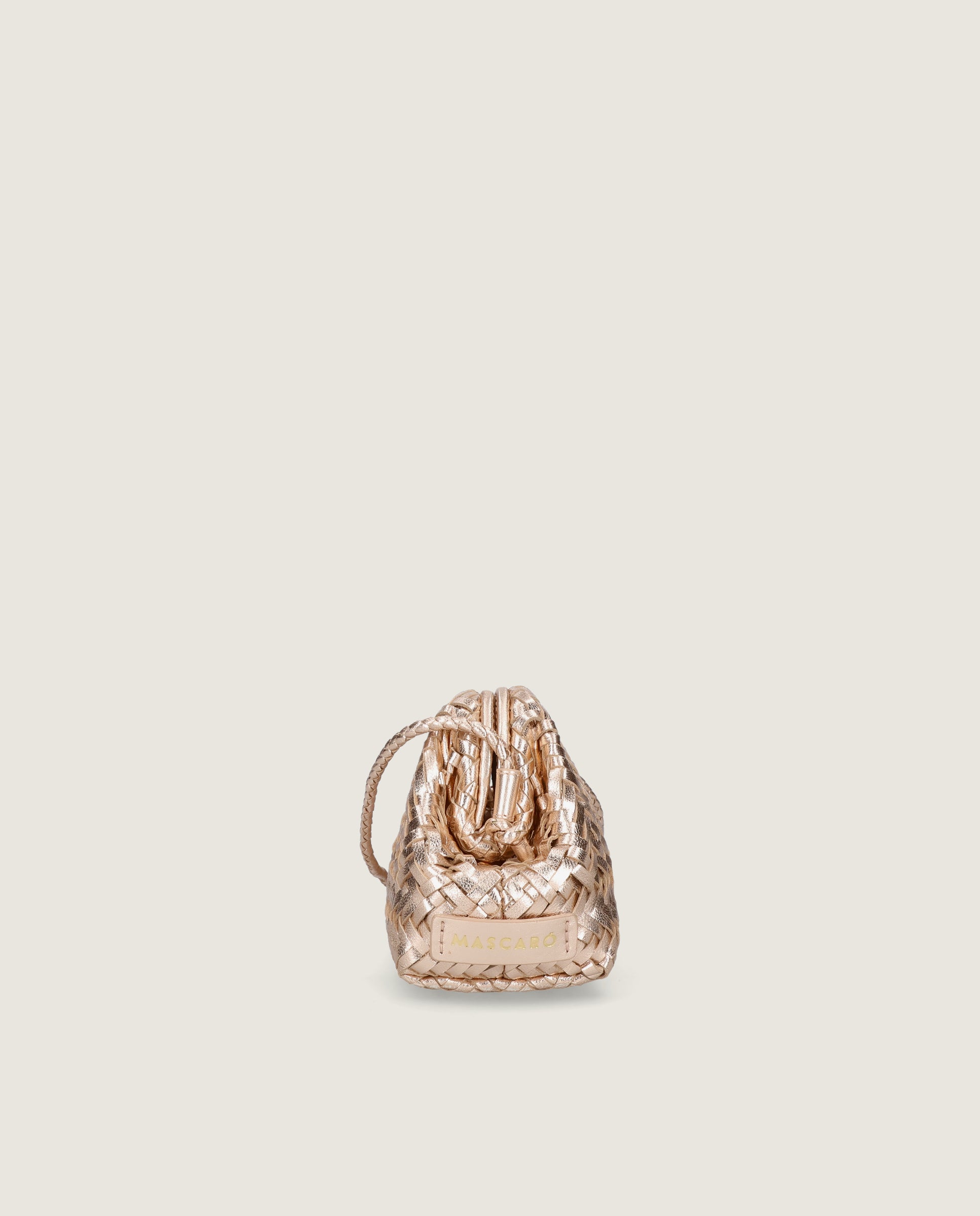 Clutch aus nudefarbenem und goldfarbenem Leder