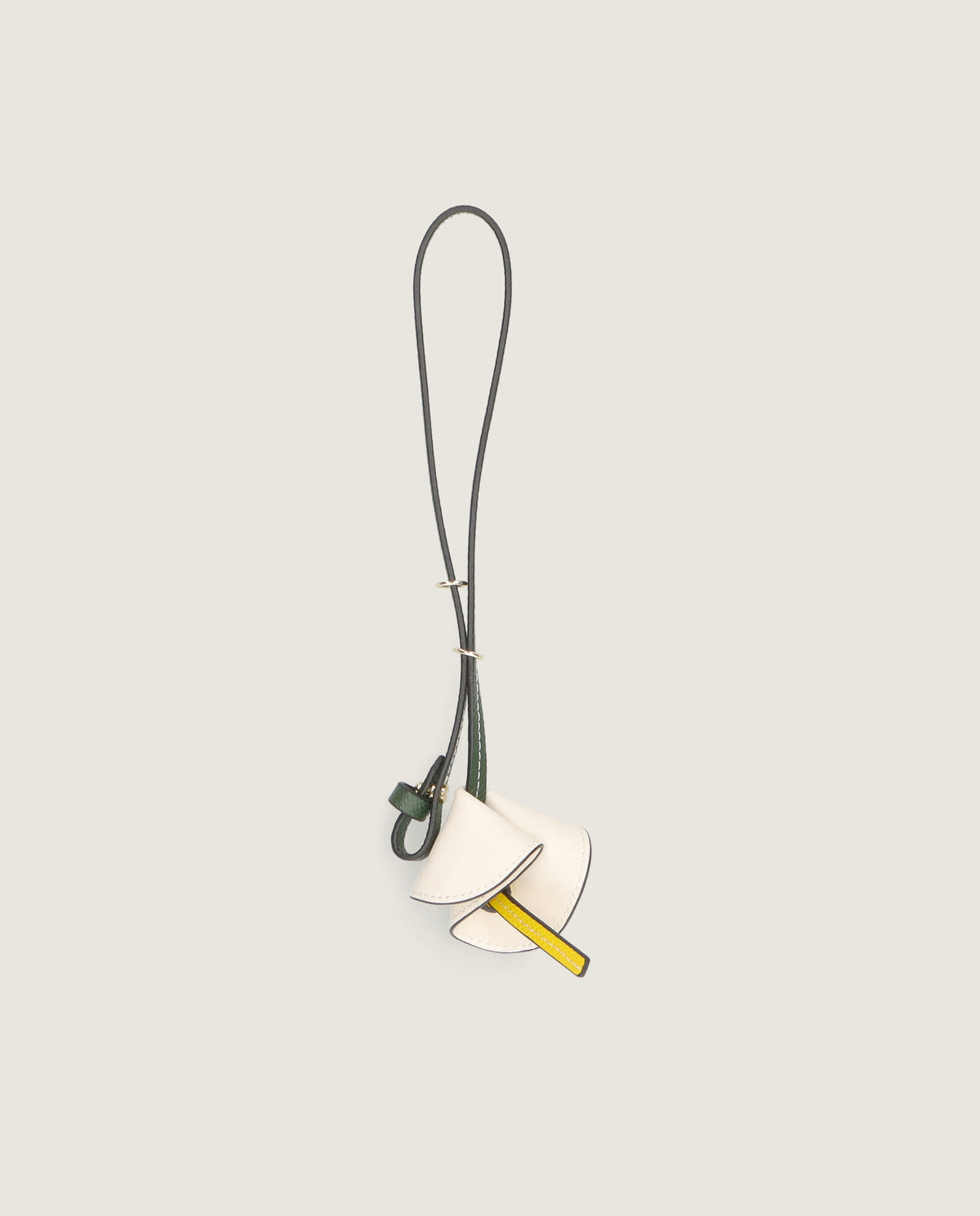 Charm lirio