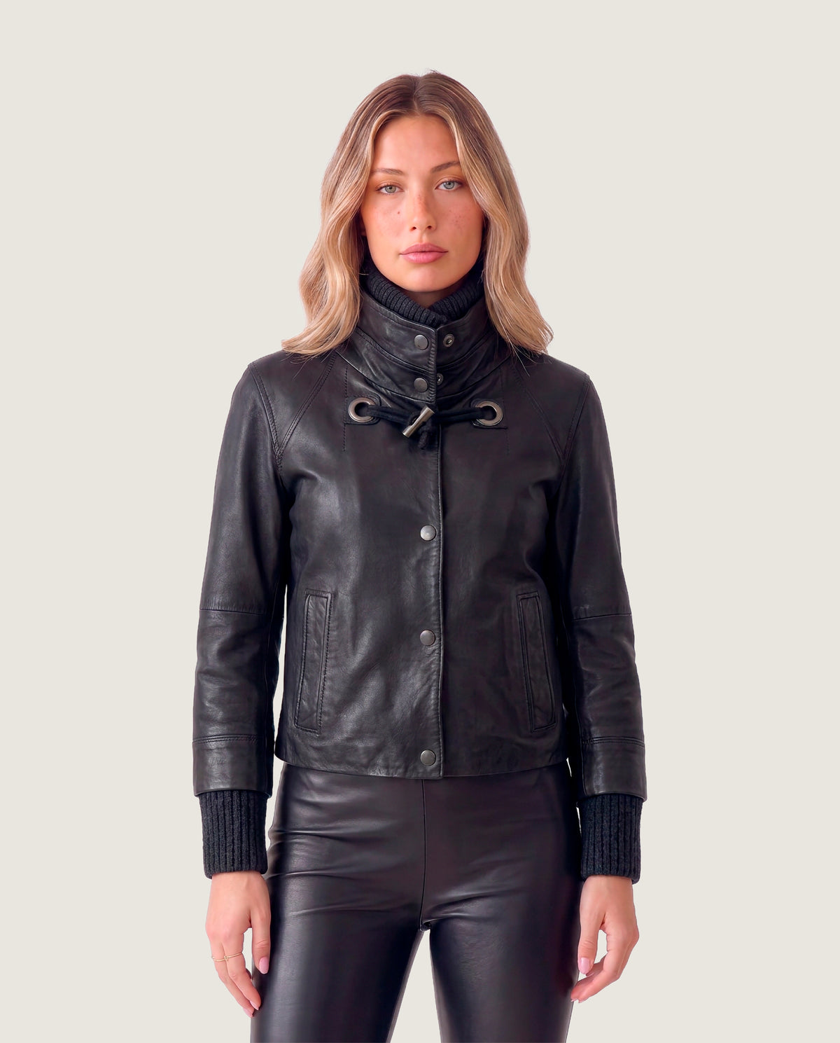 Chaqueta piel negra