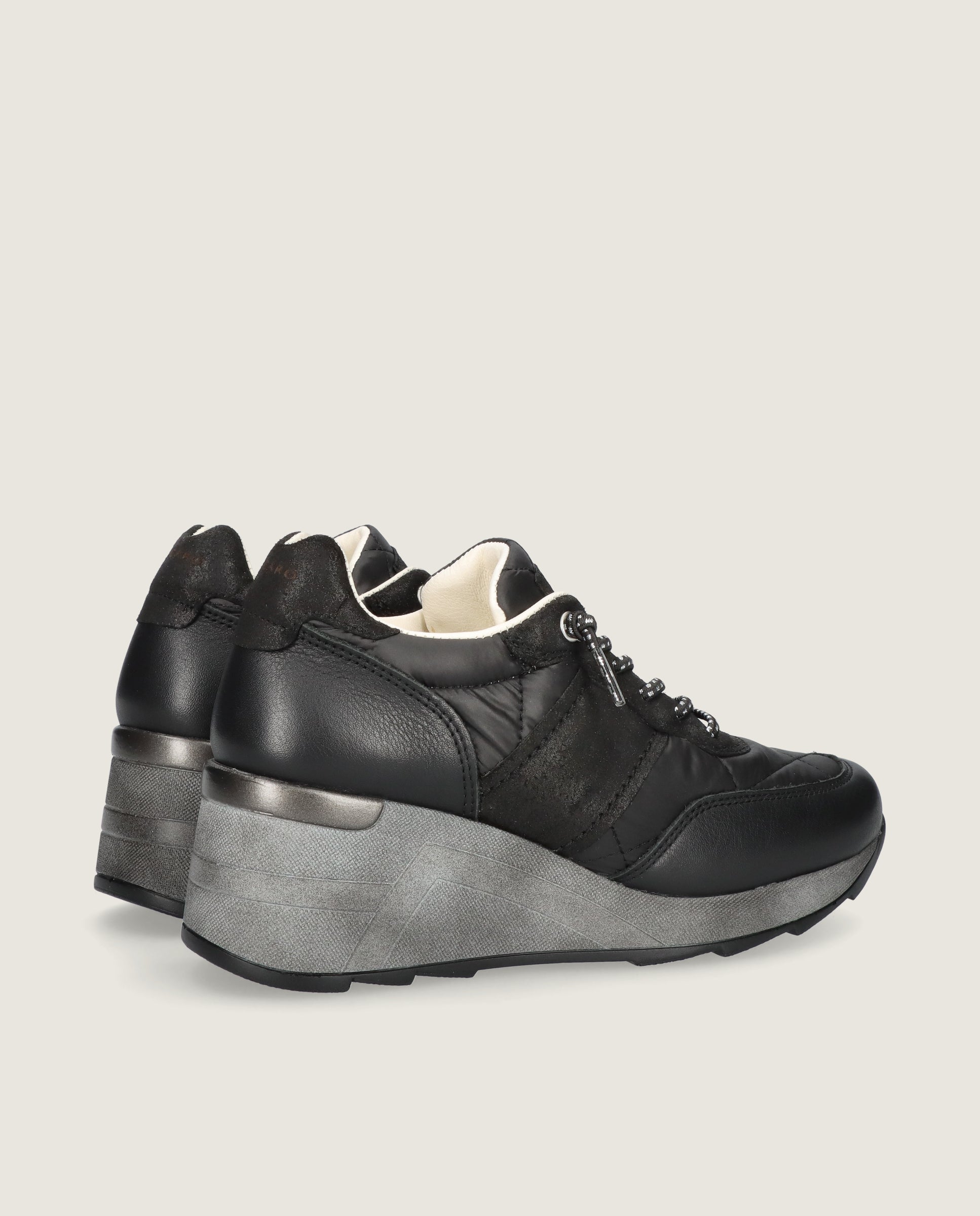 Schwarze Steffi Sportschuhe aus Wildleder