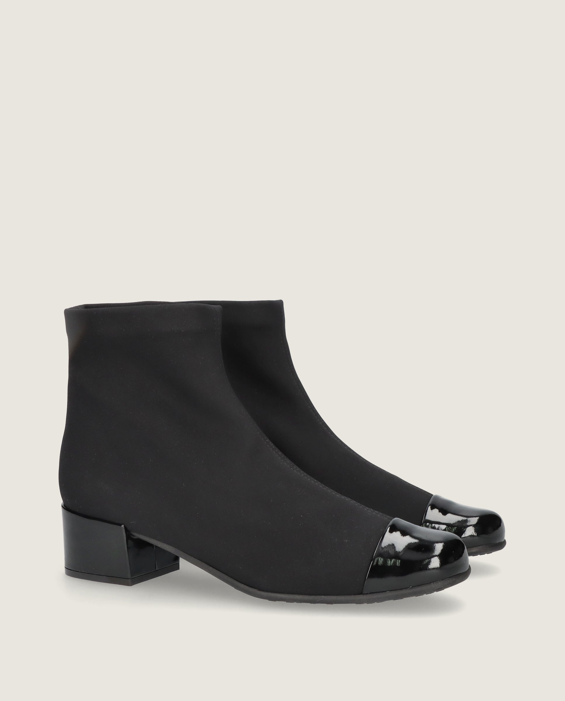 Imagen de Botines Milan Negros Tejidos por Mascaro