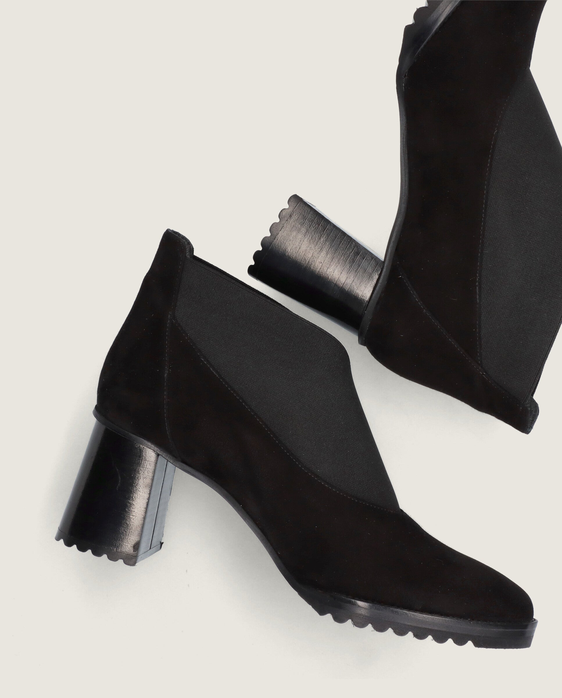 Botines Julie Negros Ante