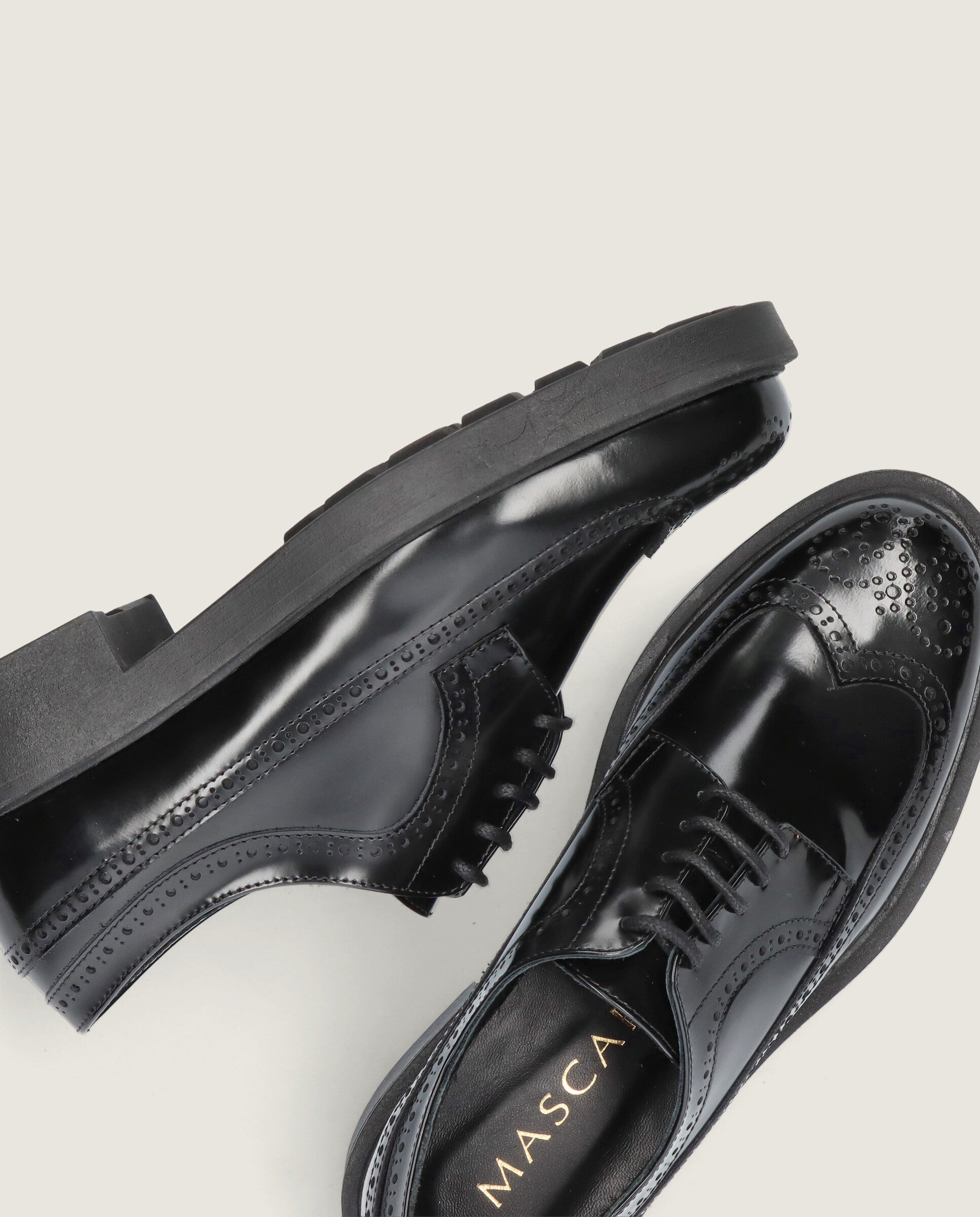 Zapatos Acordonados Ashley Negros Piel