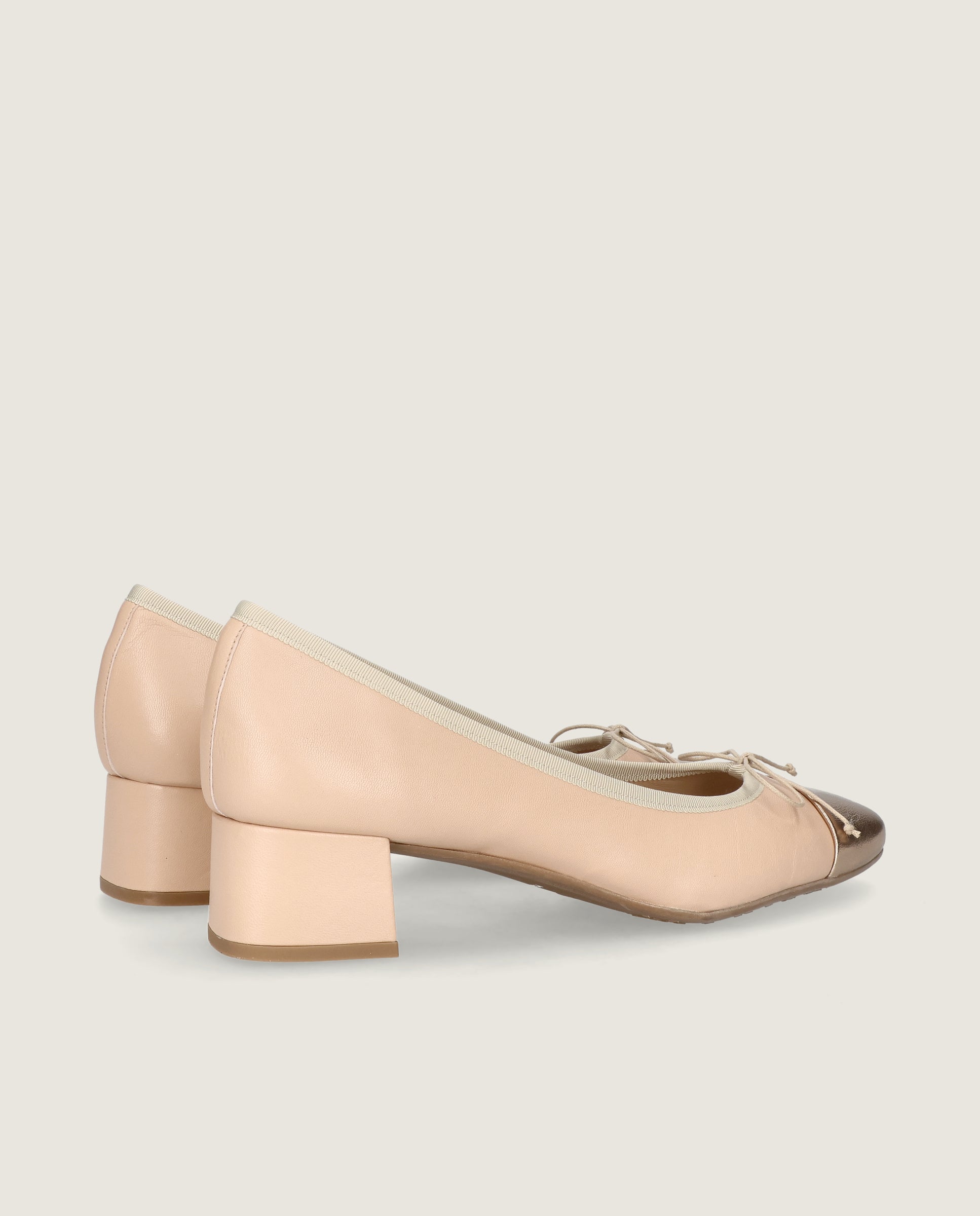 Luisa in beige leather