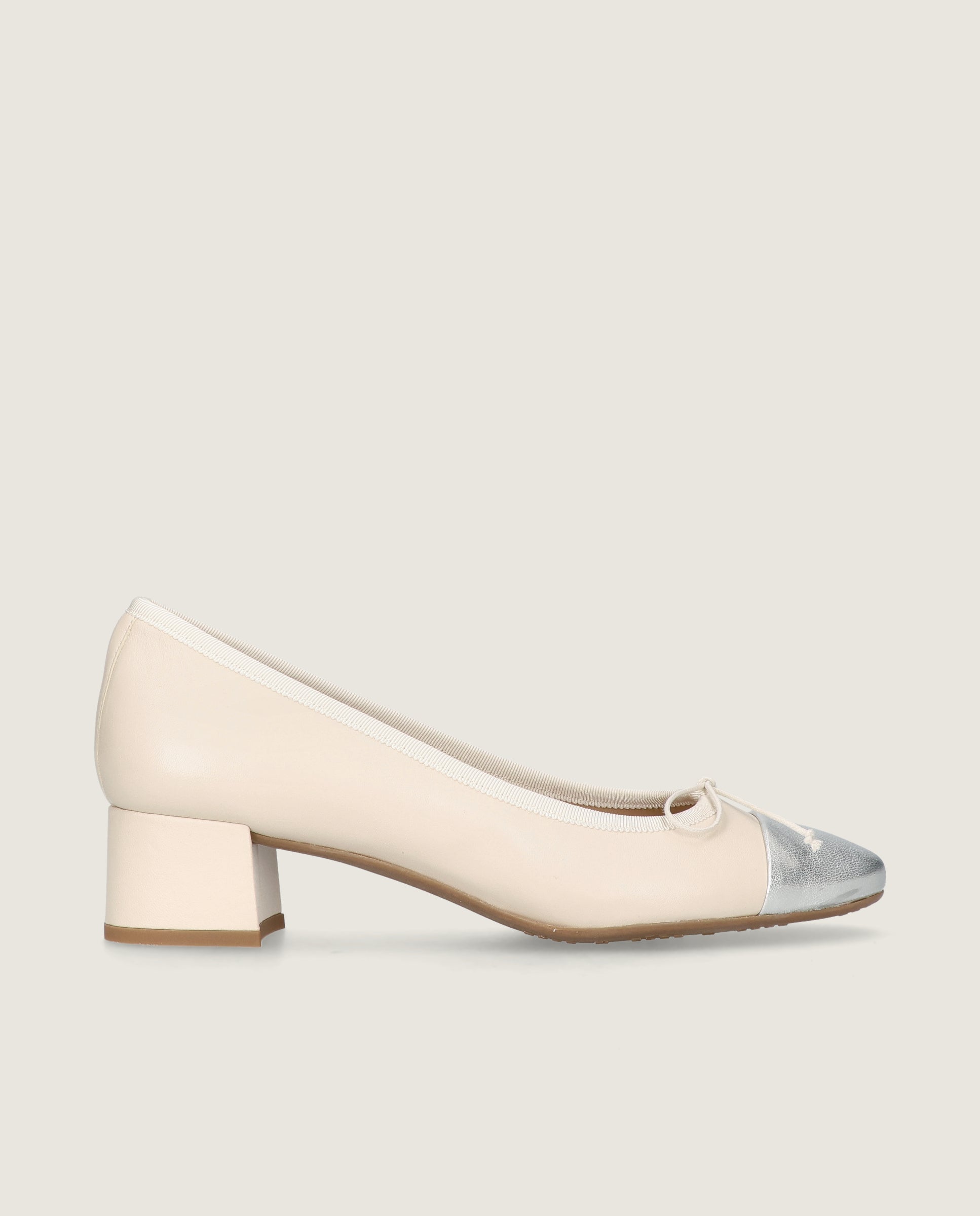 Luisa pump in ivory leather