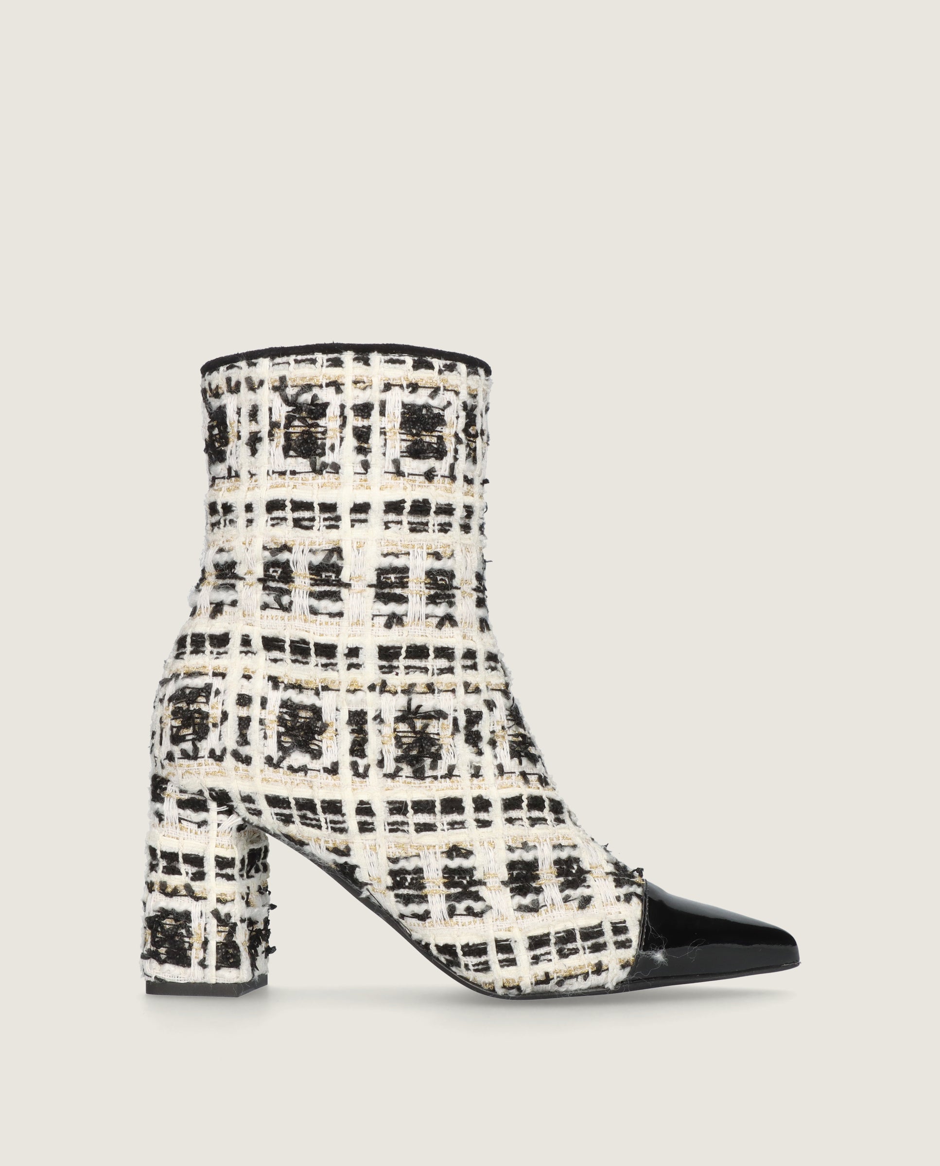 Botines Renata Negros Tejidos