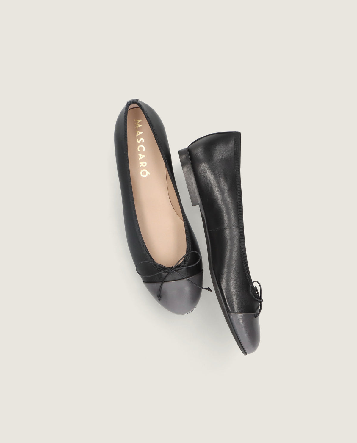 Audrey ballerina in schwarzem leder