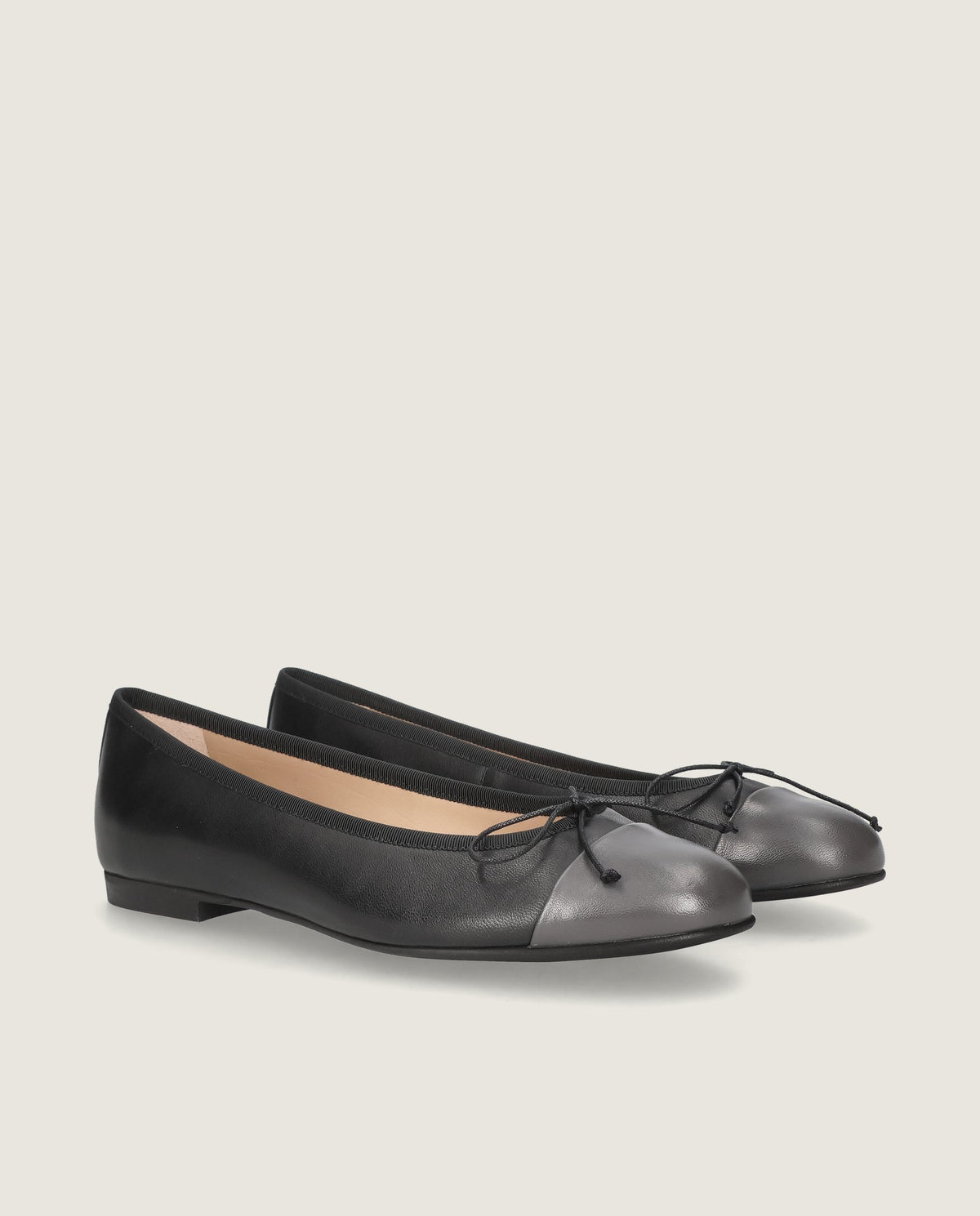 Bild von Audrey ballerina in schwarzem leder von Mascaro