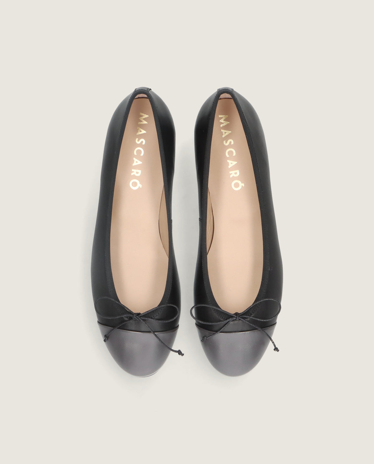 Audrey ballerina in schwarzem leder