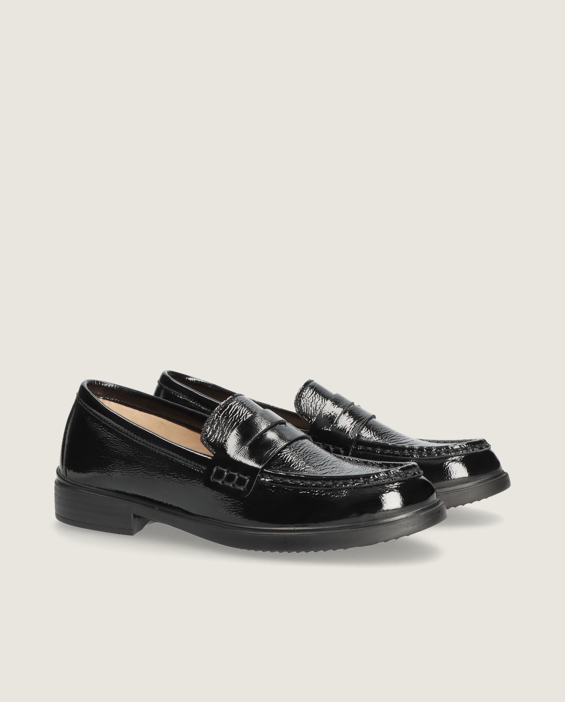 Image of Loafers Natalia Negros Charol by Mascaro