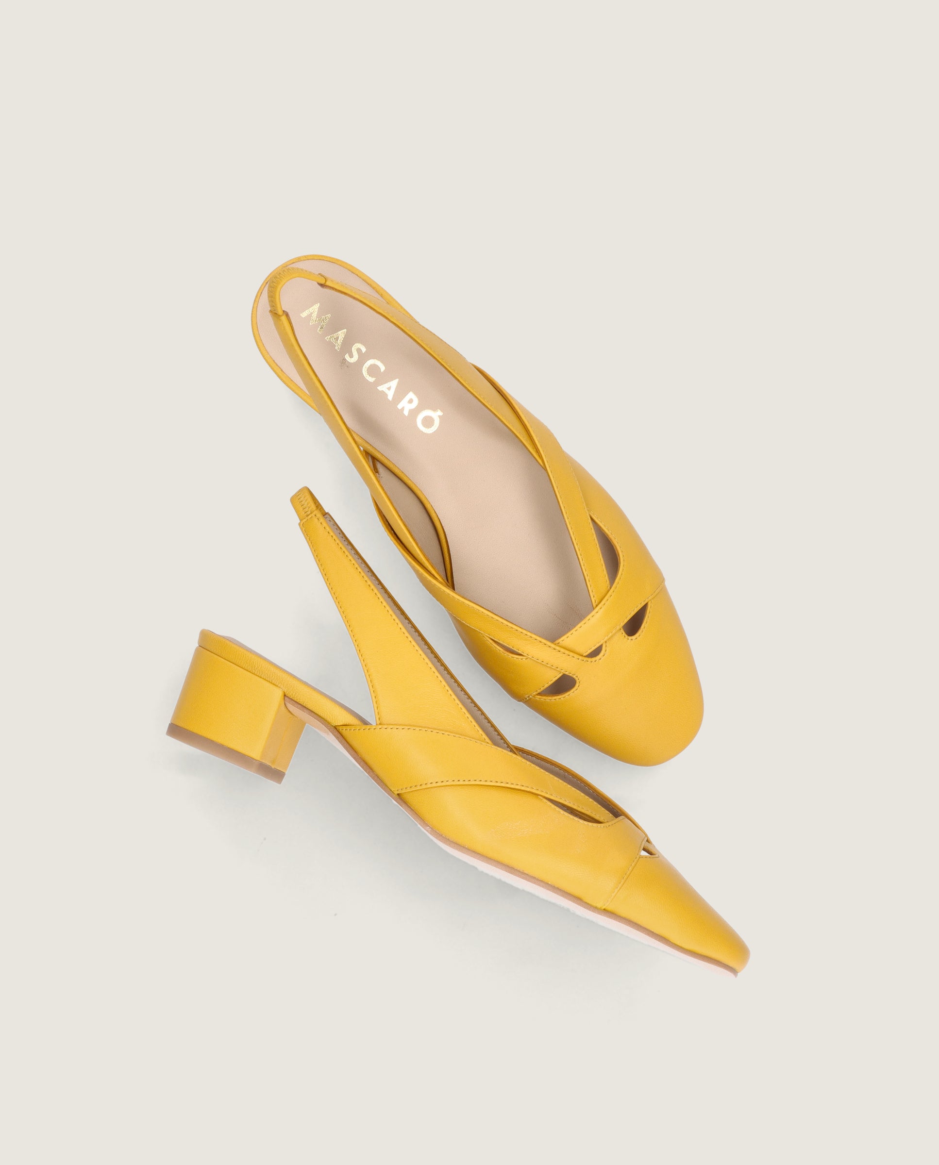 Salon Agnes Amarillos Piel