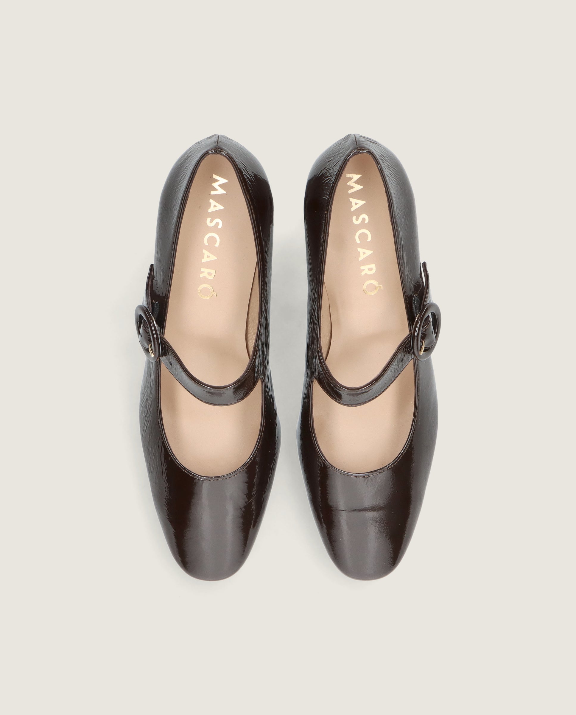 Salon Freja Marrones Charol