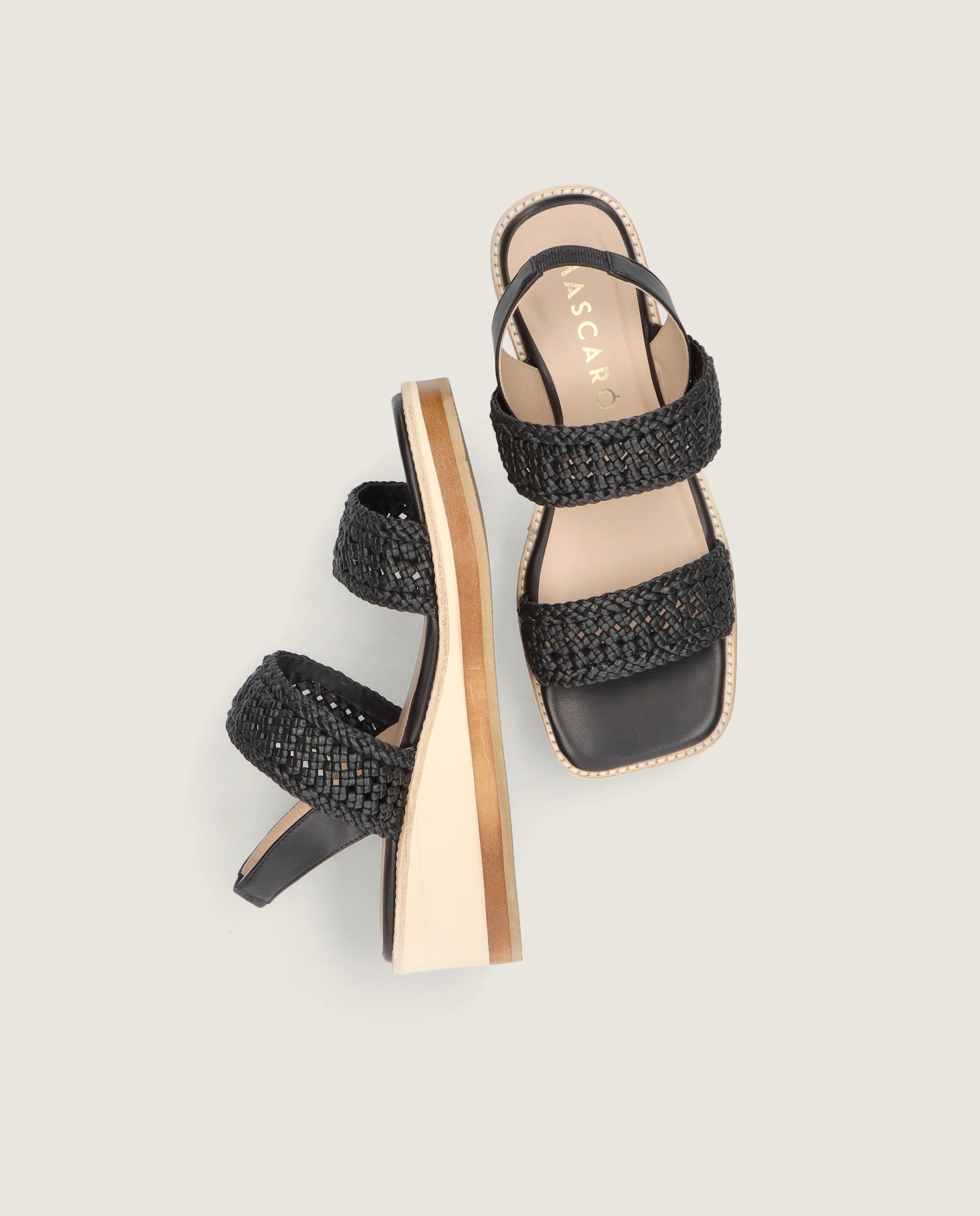 Ariana sandal in black leather