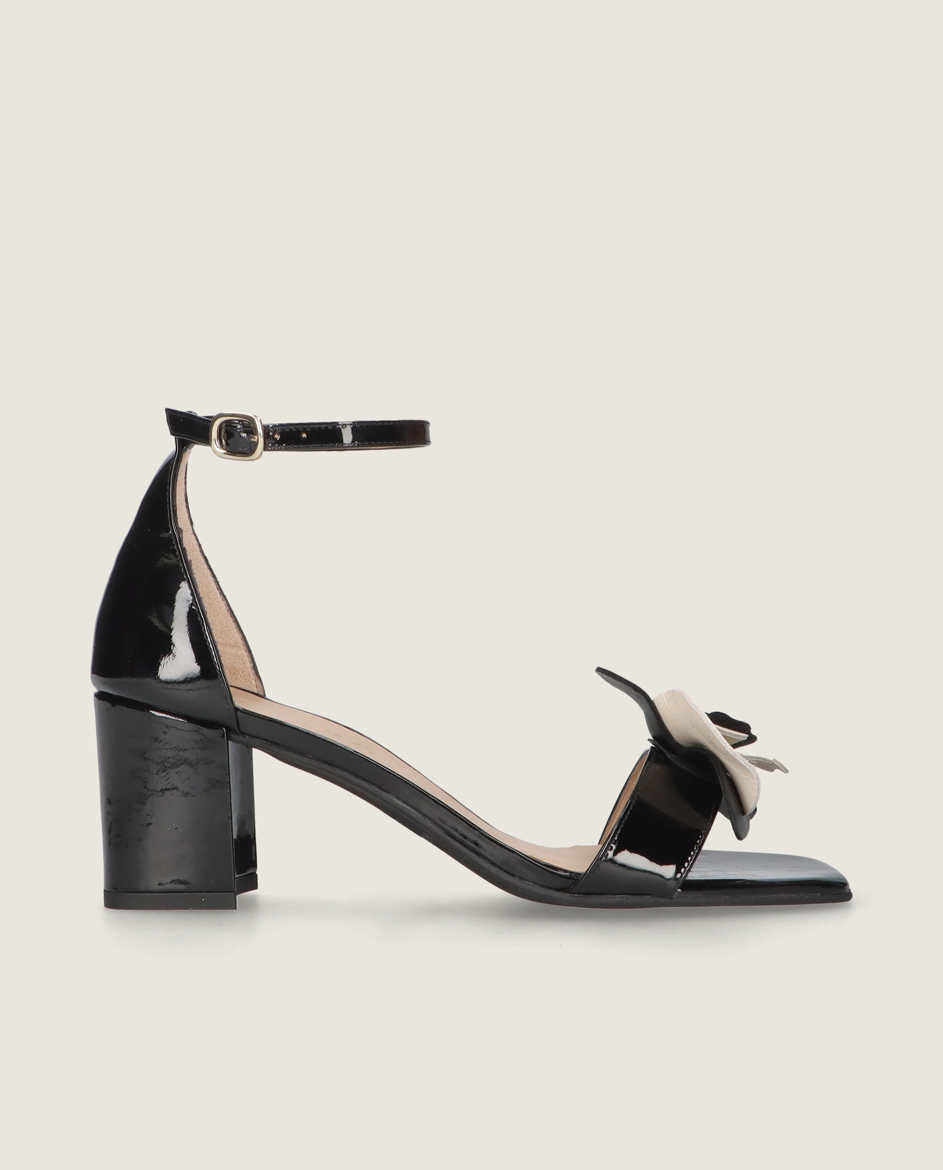 Sandalias Annie Negros Charol