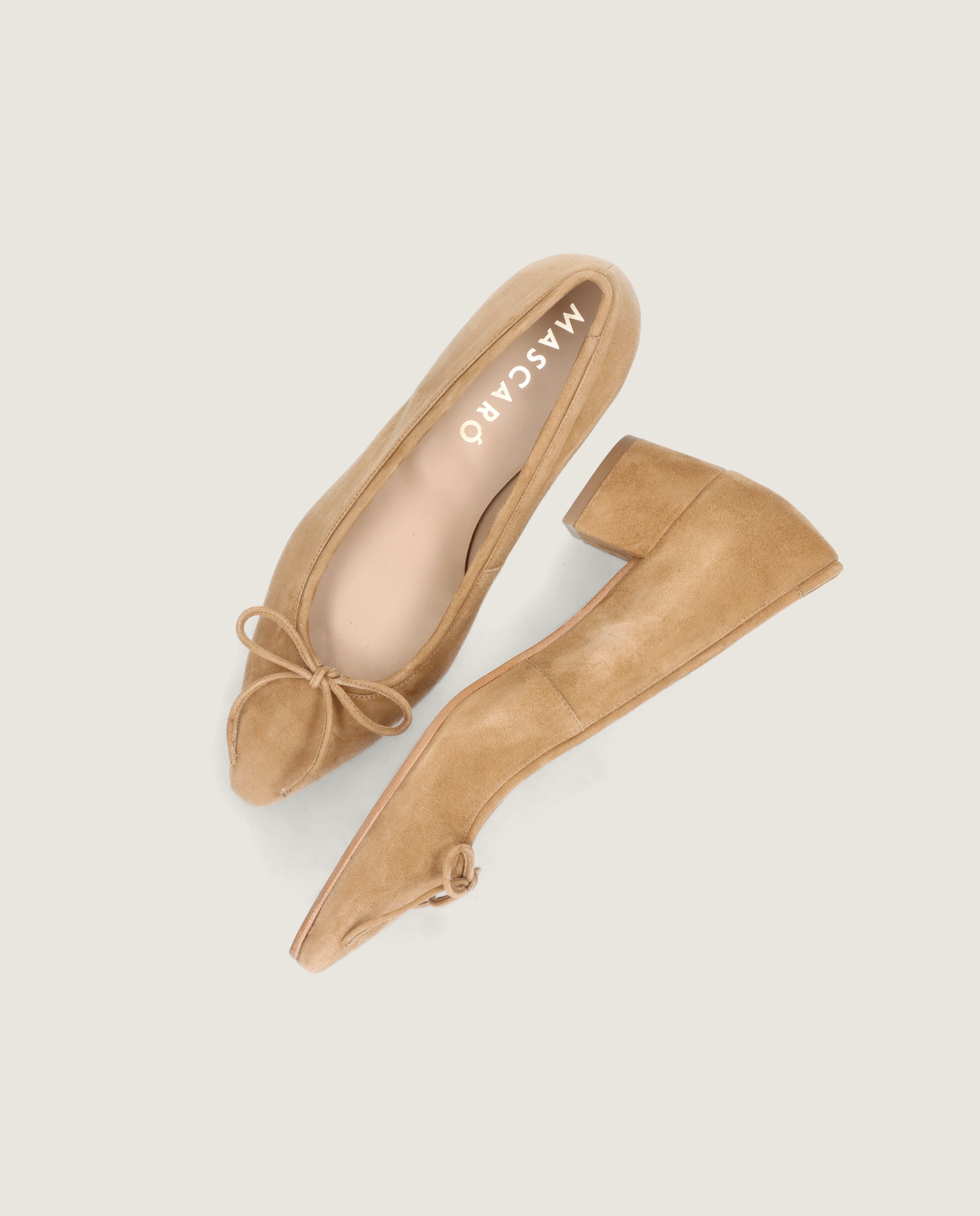 Greta pump in tan suede