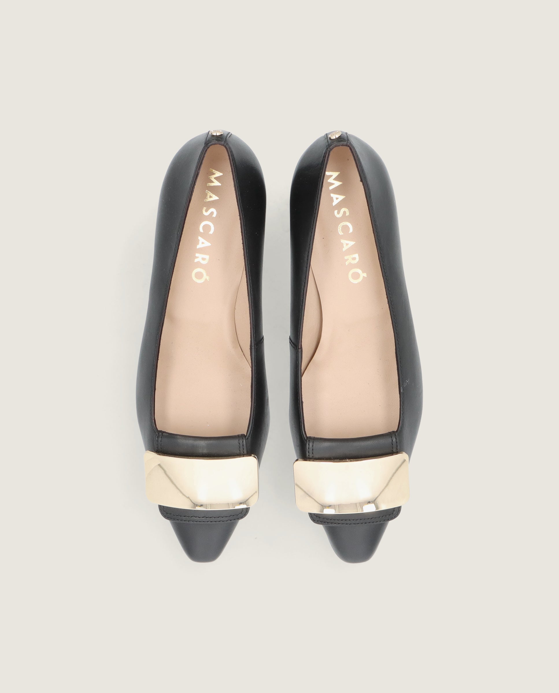 Greta pumps in schwarzem leder