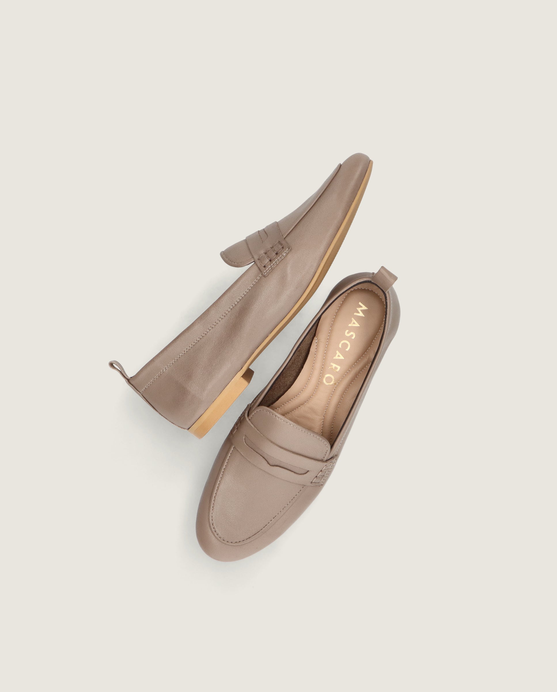 Loafer Aisha in taupefarbenem Leder