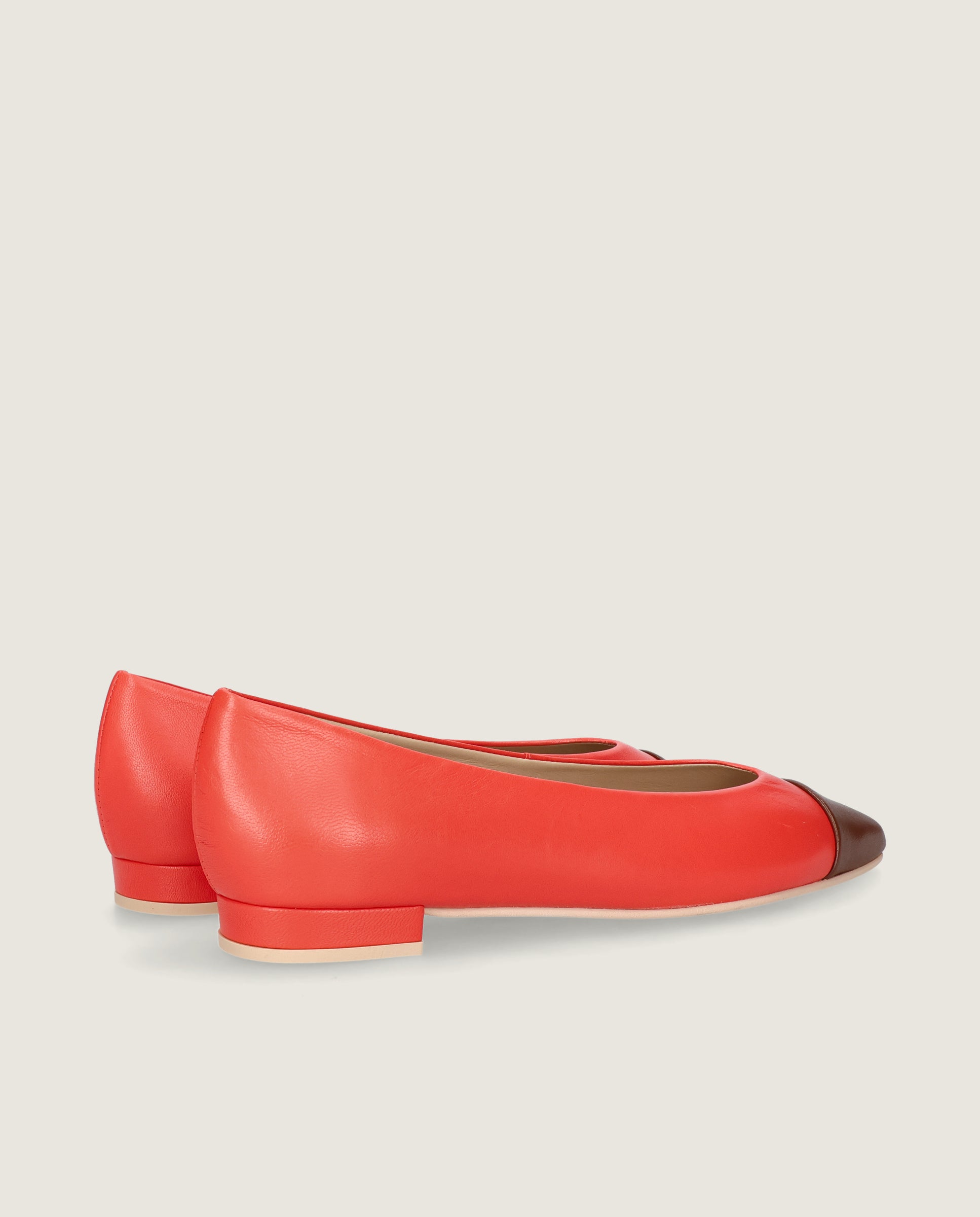 Bailarina Elise en napa color rojo