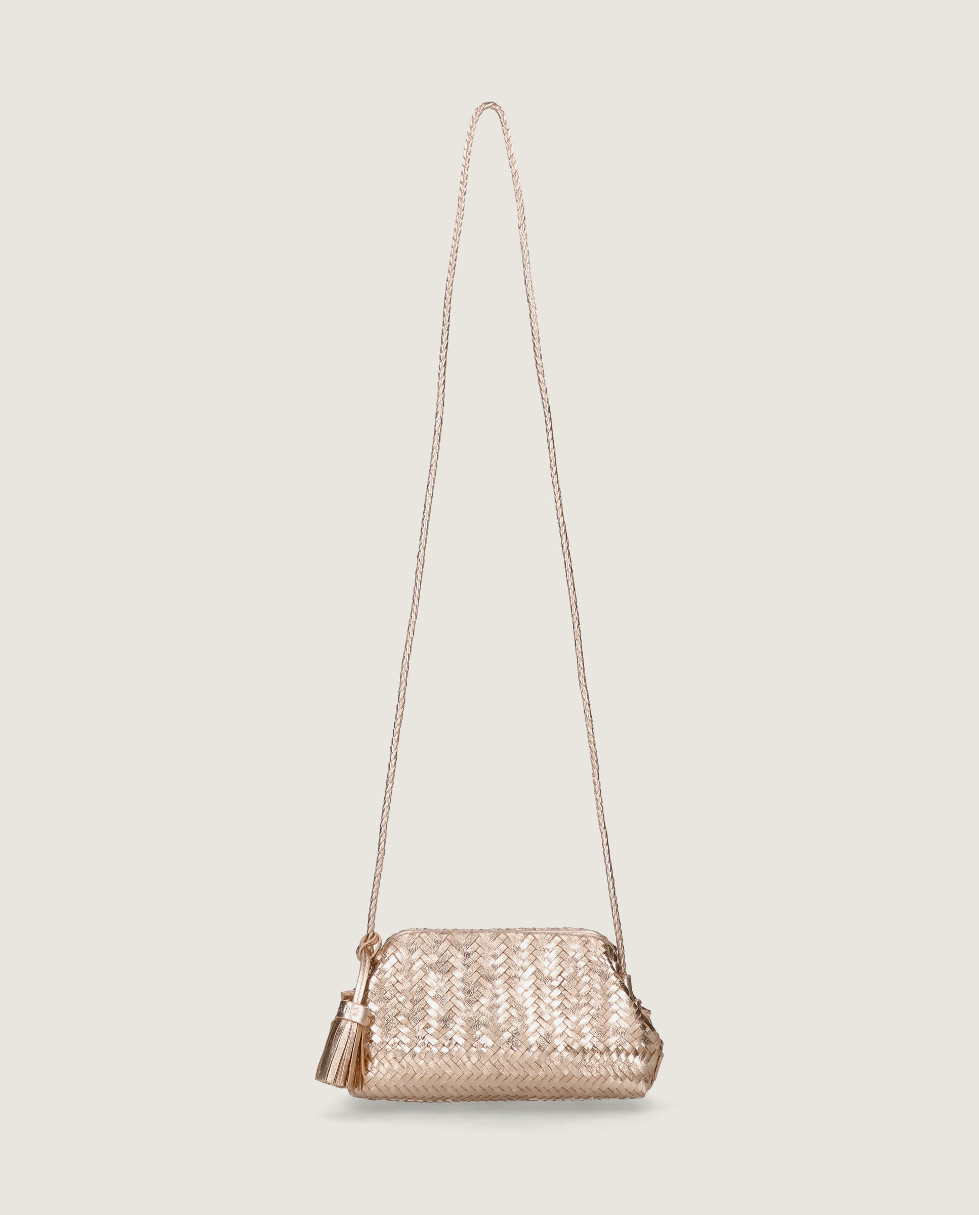 Clutch aus nudefarbenem und goldfarbenem Leder