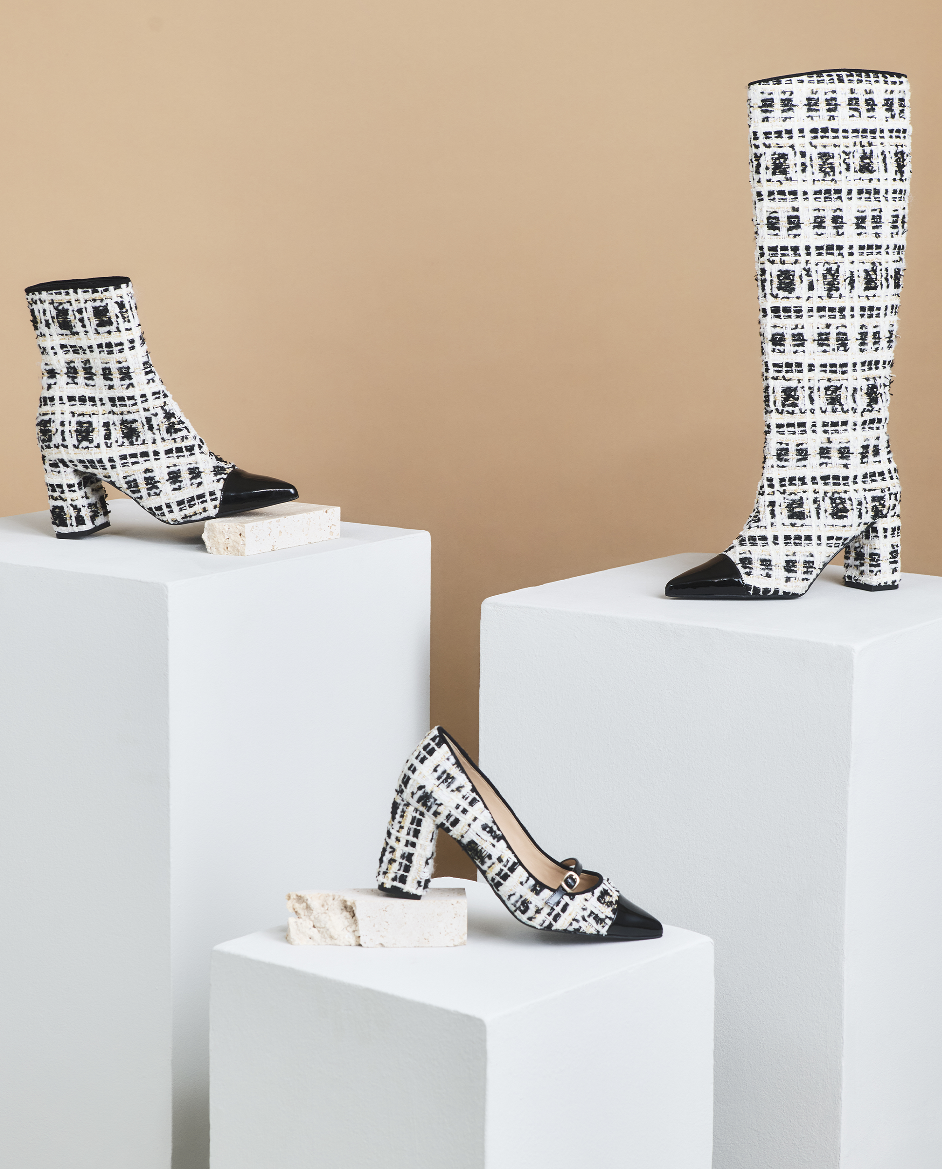 Botines Renata Negros Tejidos